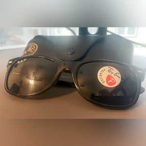 Ray Ban New Wayfarer (902/58).